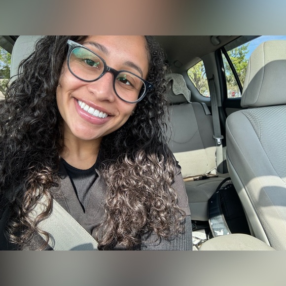 Meet your Posher, Kristen - Picture 1 of 1